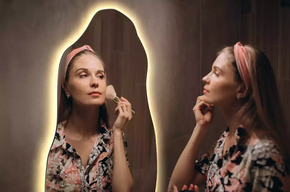 Espejo organico con luz led elegante