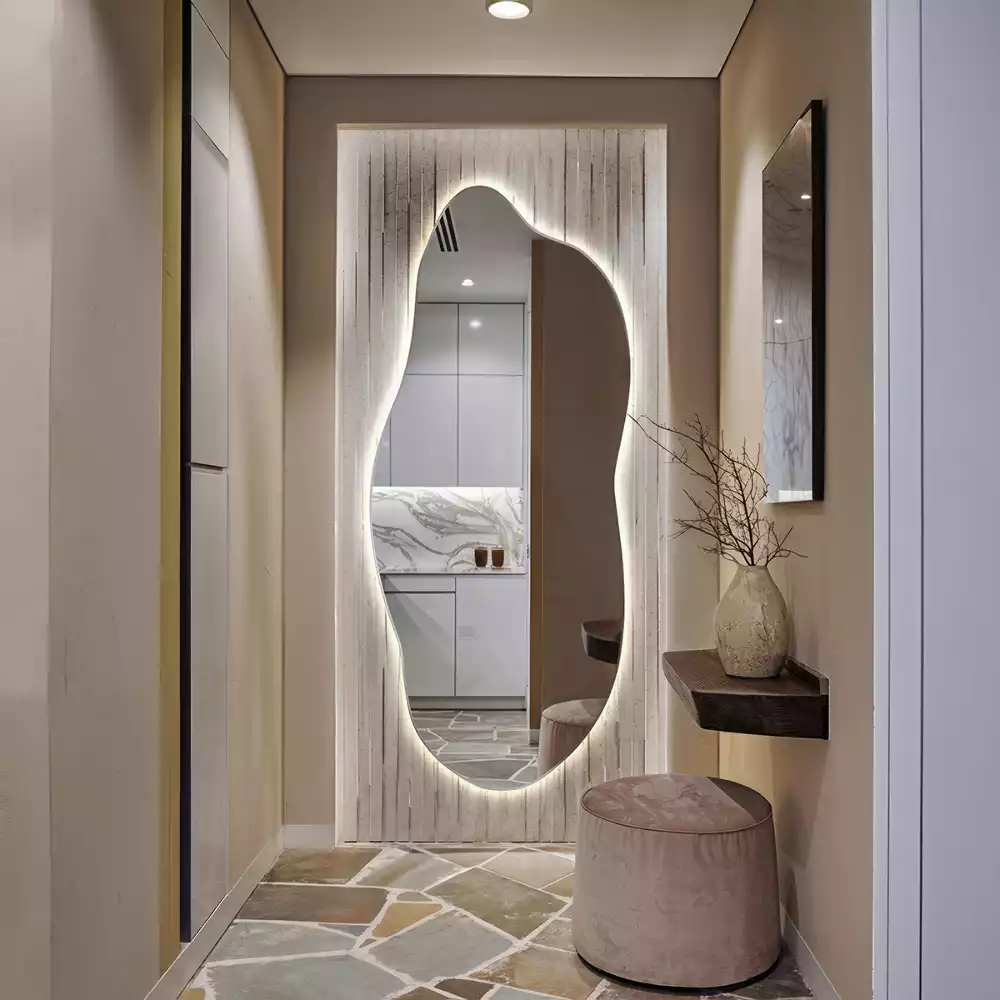 Espejo elegante con luz