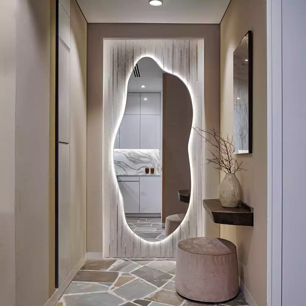 Espejo elegante con luz