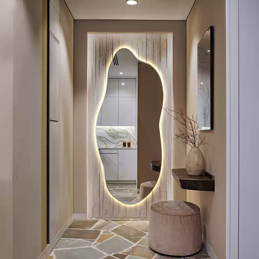 Espejo elegante con luz