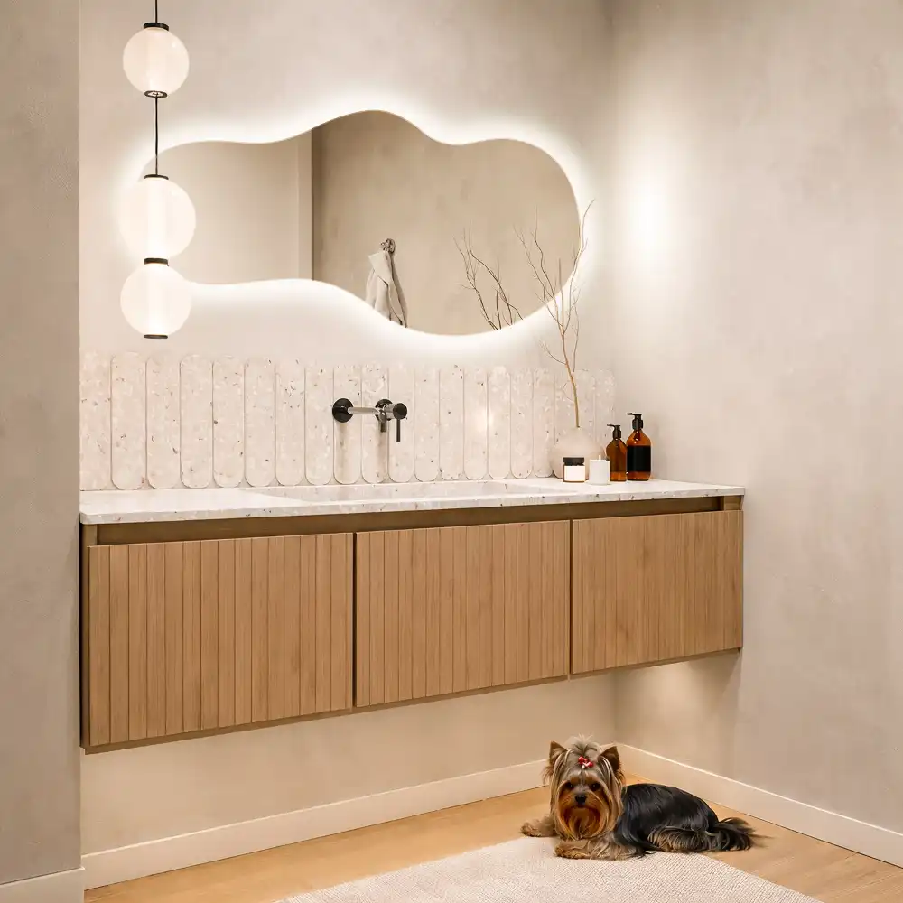 Espejo de pared con iluminación LED y diseño original elegante