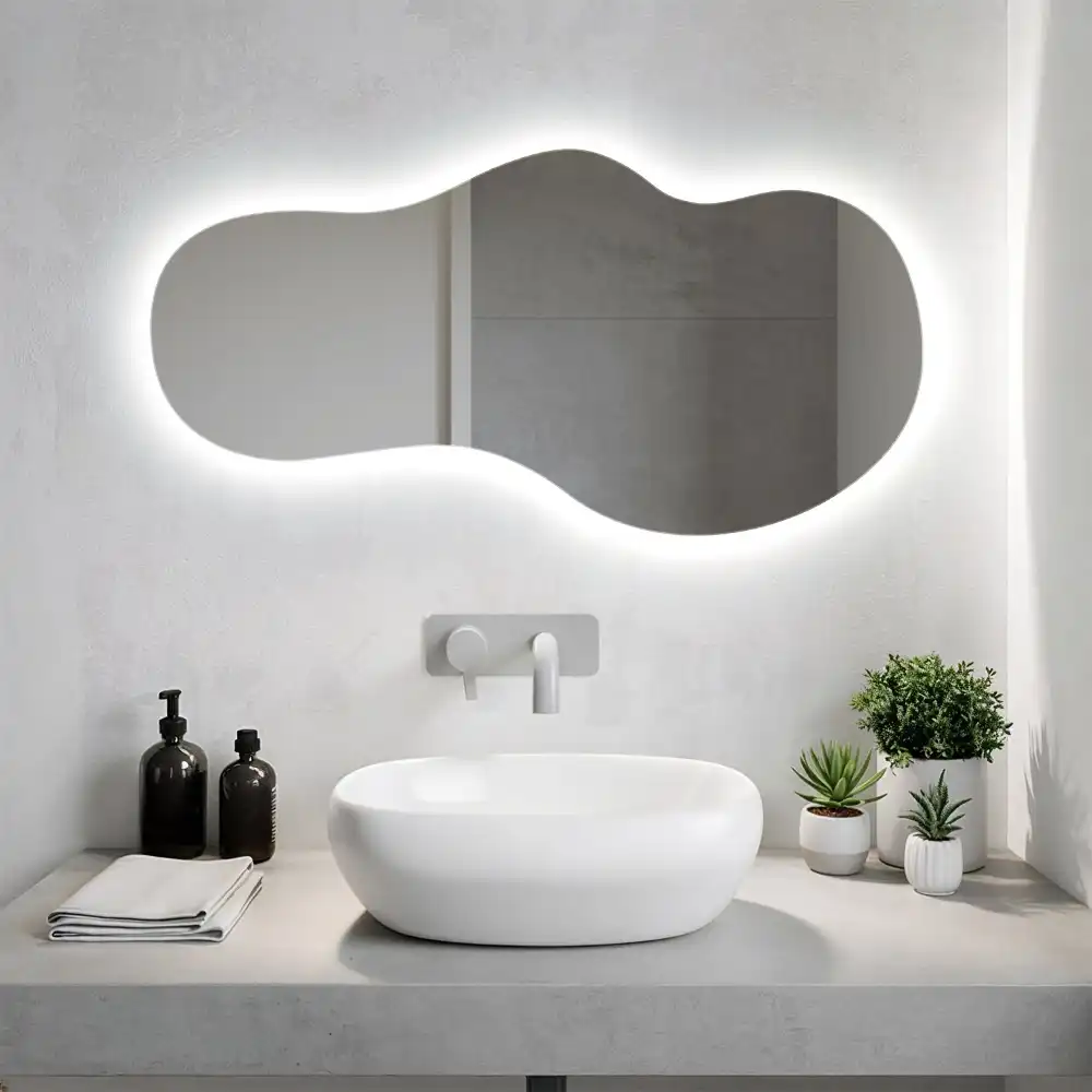Espejo de pared con iluminación LED y diseño original elegante
