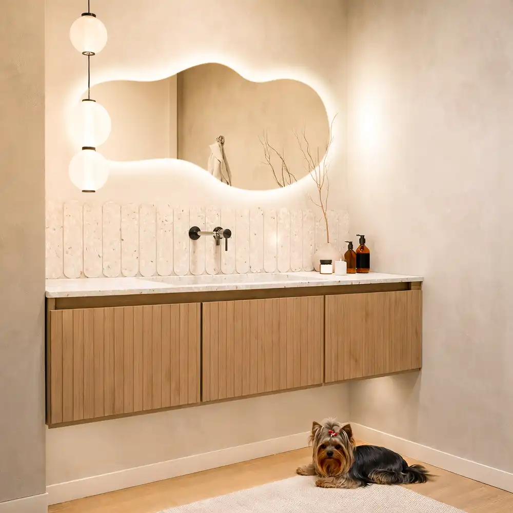 Espejo de pared con iluminación LED y diseño original elegante