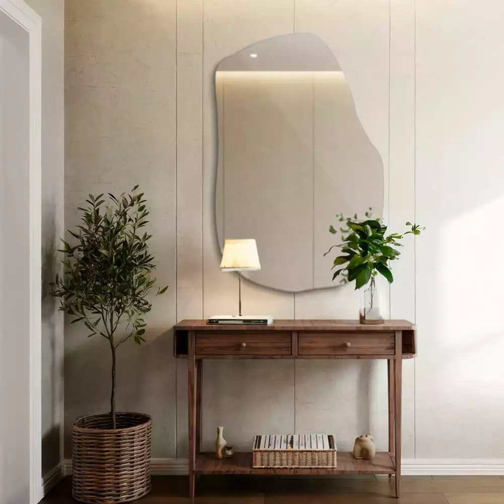 Espejo con forma original acento de moda