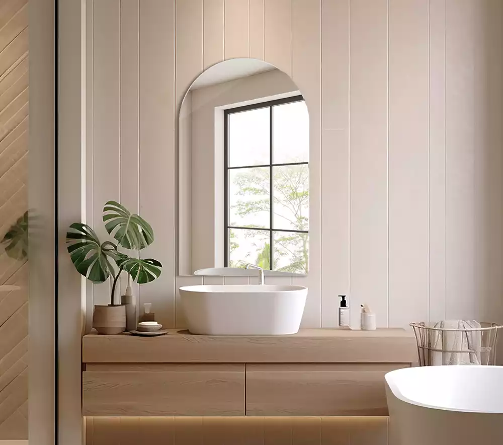 Espejo con arco decorativo de pared