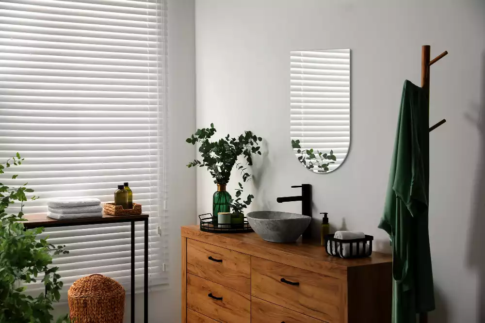 Espejo con arco decorativo de pared