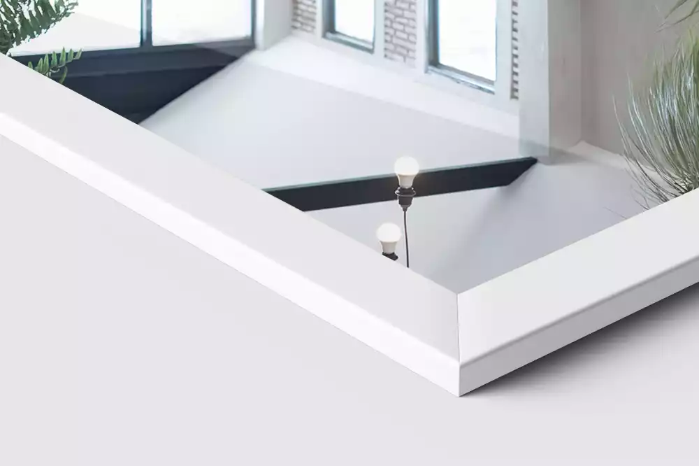 Espejo de pie en marco blanco